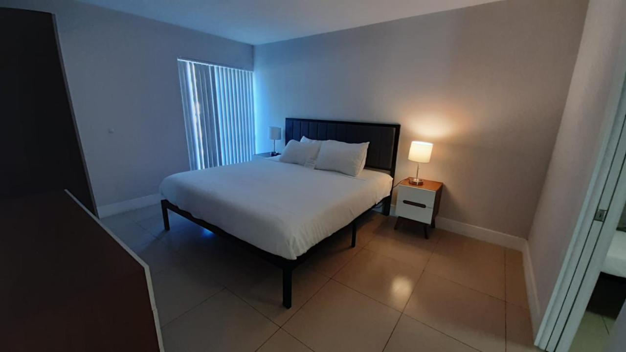 Designer River View Apartments ฟอร์ต ลอเดอร์เดล ภายนอก รูปภาพ