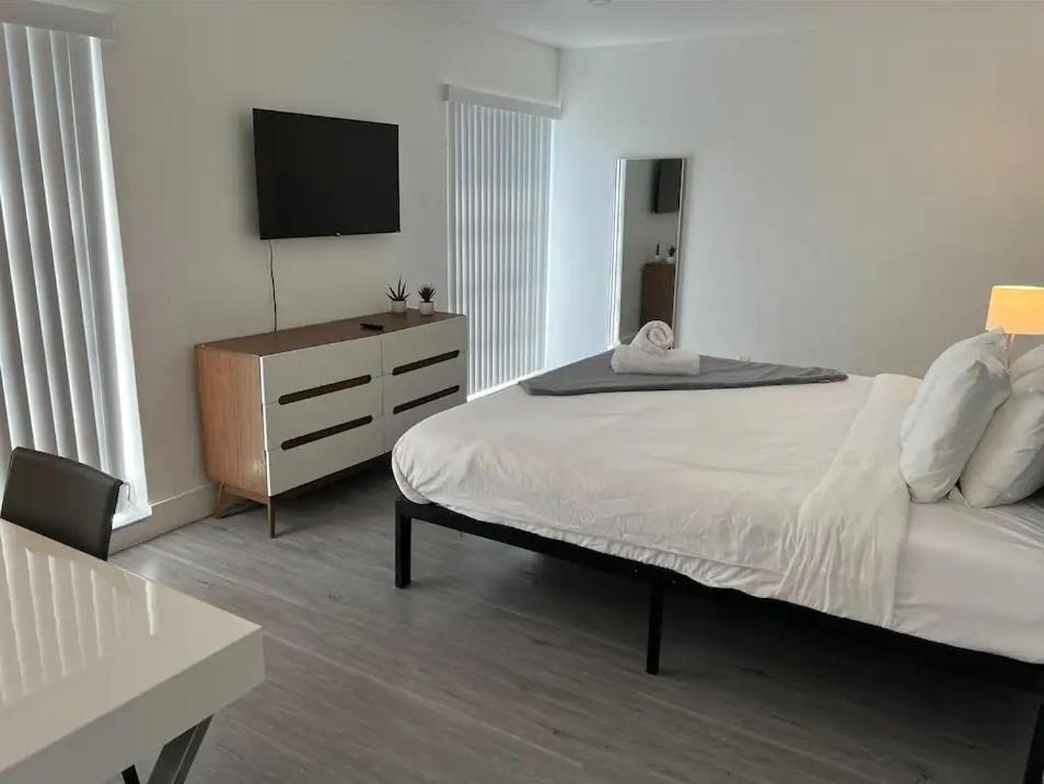 Designer River View Apartments ฟอร์ต ลอเดอร์เดล ภายนอก รูปภาพ